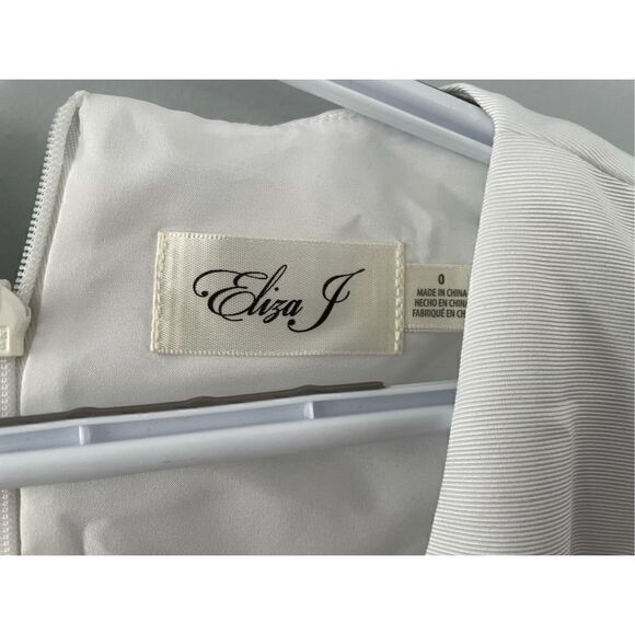 Eliza J Women's Fit Flare Style Woven Faille Sleeveless Vneck Floral Dress 0 NWT - Picture 4 of 7